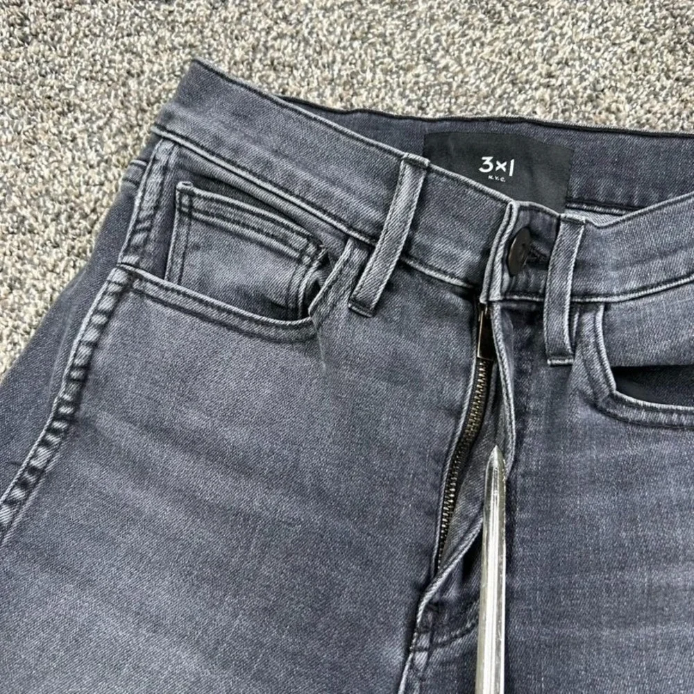 3x1 Straight Leg Fit Black‎ Denim Frayed Raw Hem Jeans Womens 24 Dark Wash Pants